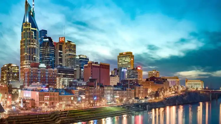 Nashville skyline at dusk